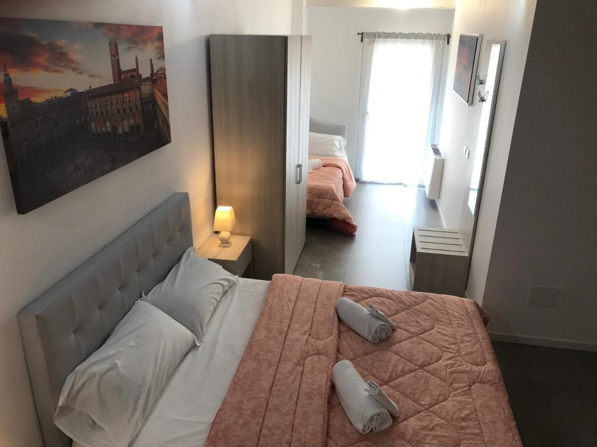 La Corte Del Sant'Orsola Rooms ボローニャ エクステリア 写真