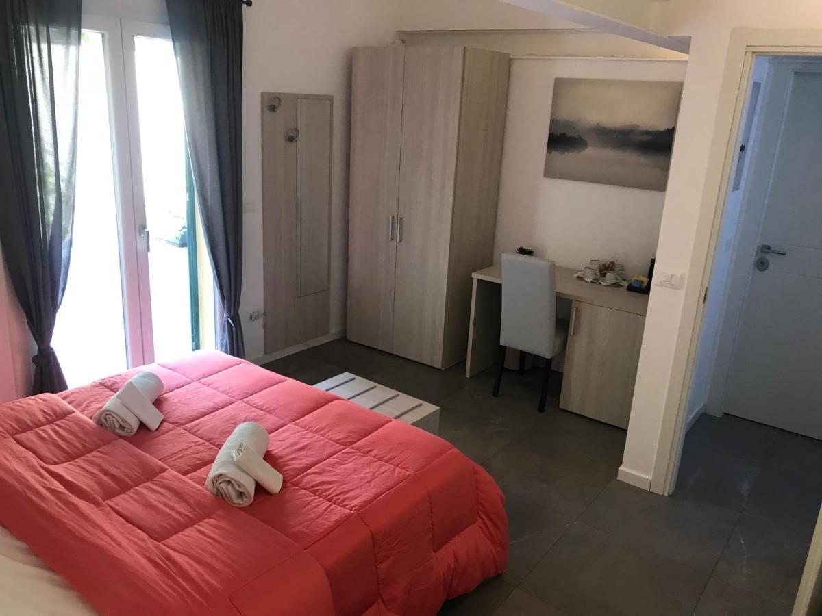 La Corte Del Sant'Orsola Rooms ボローニャ エクステリア 写真